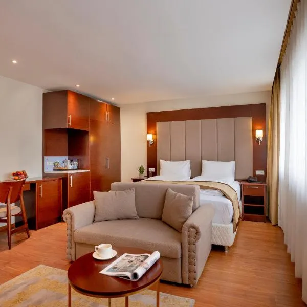 Palast Hotel，位于许尔特的酒店