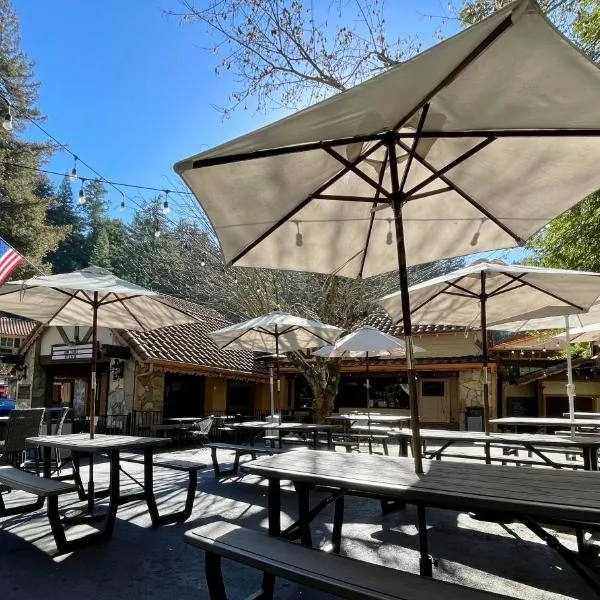 The Historic Brookdale Lodge, Santa Cruz Mountains，位于Redwood Lodge的酒店