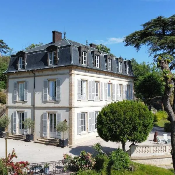 Grand appart 150m2 dans belle maison bourgeoise，位于Vernaison的酒店
