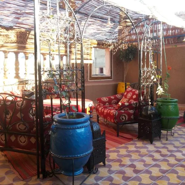 卡里姆撒哈拉旅馆，位于Asrir nʼIlemchane的酒店