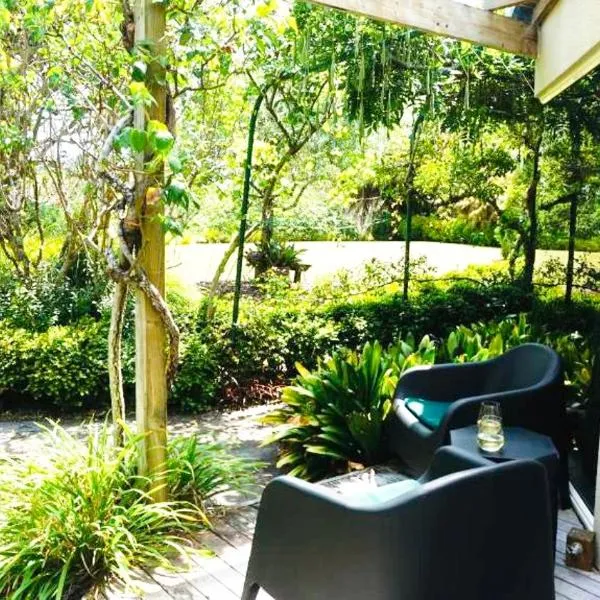 Maddisons Garden Guest Suite - Coatesville，位于Muriwai Beach的酒店