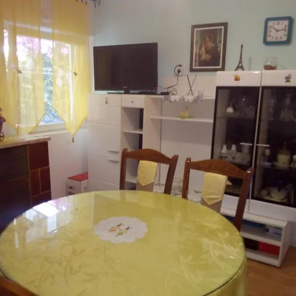 Apartmani Ćubela，位于格拉达茨的酒店