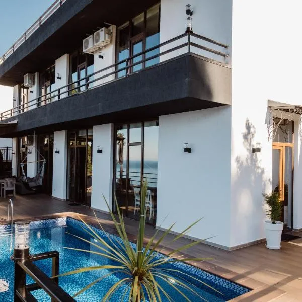 VILLA EVKALIPT Kvariati，位于卡瓦拉提的酒店