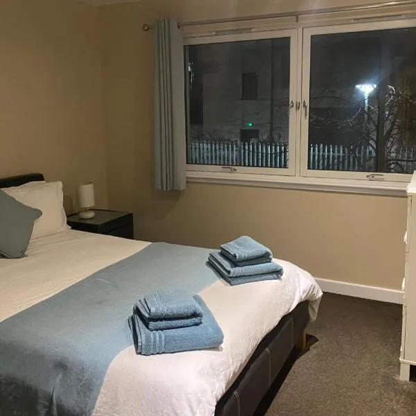 City Centre 2 bedroom apartment, secure parking.，位于格拉斯哥的酒店