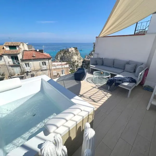 Luxury in the heart of Tropea- Residenza AquaLaguna，位于特罗佩阿的酒店