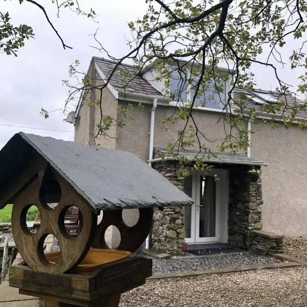 Tudor Cottage, Newby Bridge，位于卡特梅尔的酒店