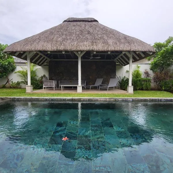 Villa de Luxe à Grand Baie avec piscine V12，位于Bain Boeuf的酒店