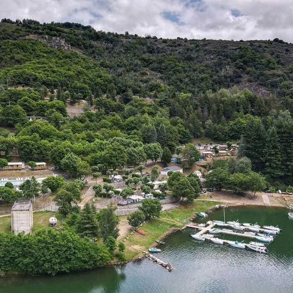 Camping Lac de Villefort，位于Pourcharesses的酒店