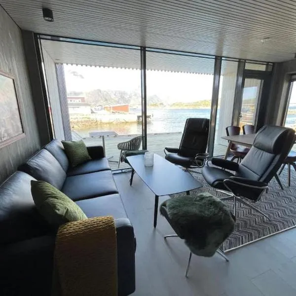 Rorbuleilighet Lysøya 1H，位于Kvalnes的酒店