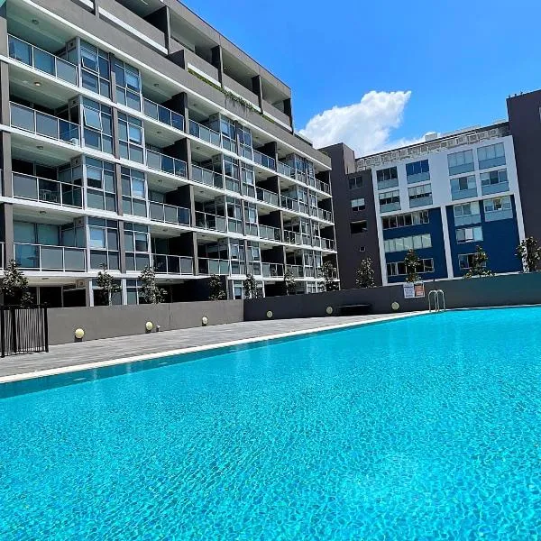 AQUA 306 POOLSIDE Luxury Apartment , Honeysuckle, NEWCASTLE FREE Parking，位于纽卡斯尔的酒店