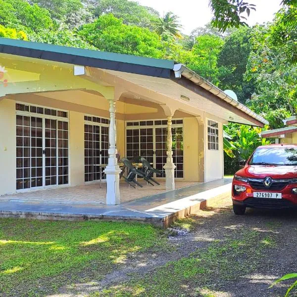 Hutiarii house & car & excursions Raiatea，位于Tevaitoa的酒店
