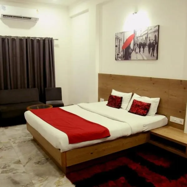 Hotel Nisha Nest, Bhopal，位于Phanda的酒店