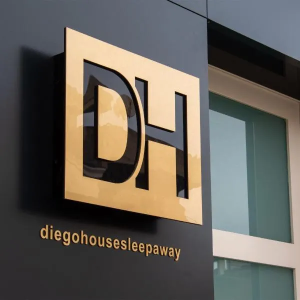 Diegohousesleepaway，位于维多利亚的酒店