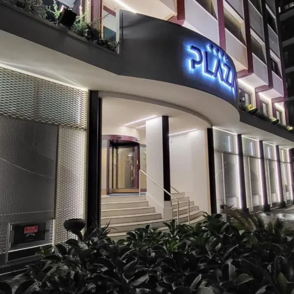 Hotel Plaza，位于Caprara dʼAbruzzo的酒店