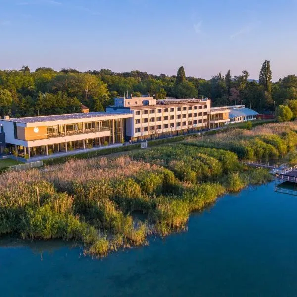 Hotel OTP Balatonszemes，位于Tisztviselőtelep的酒店