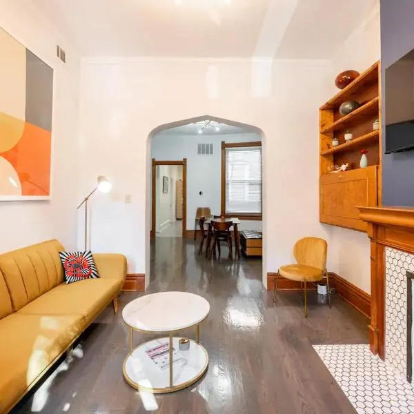 Lincoln Park 3 BR Penthouse，位于芝加哥的酒店