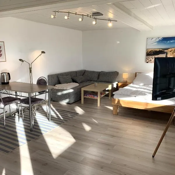 Pool-Zimmer in Schnackenburg，位于Schnackenburg的酒店