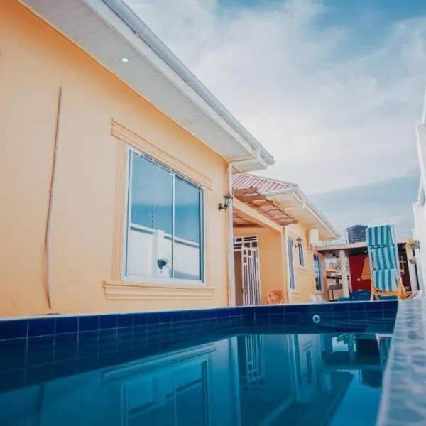 Heavenly ApHEARTment with backyard swimming pool，位于Kikuyu的酒店
