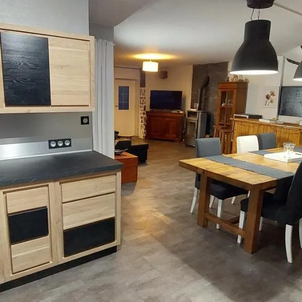 La talonnière, maison de village avec terrasse et 3 chambres，位于Messas的酒店