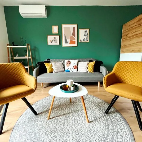 Artic Home Apartman-nearby city center!，位于佩奇的酒店