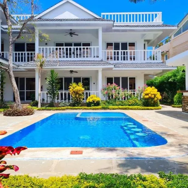 Fiorella Beach House, Diani Beach，位于迪亚尼海滩的酒店