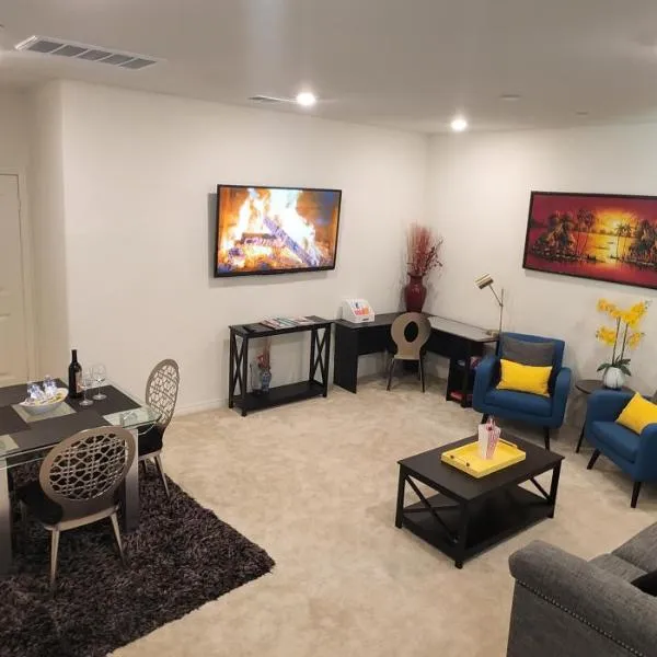 Private Lux Apartment in a new community，位于Cajon Junction的酒店