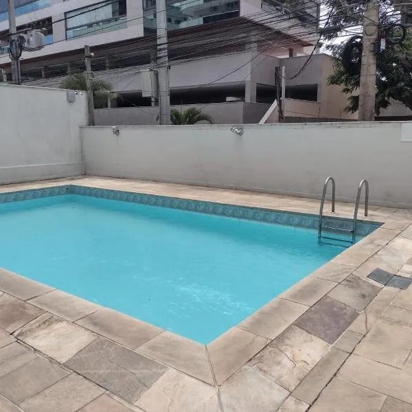 Apartamento Praia do Forte Familiar com piscina，位于Škorak的酒店