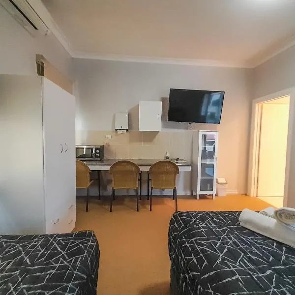 Golfers Inn，位于滕特菲尔德的酒店