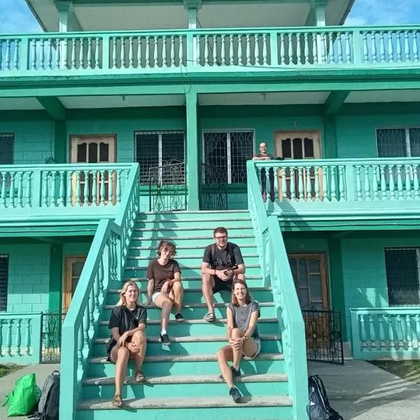 Hostel Casa Verde, Tela Atlantida.，位于特拉的酒店