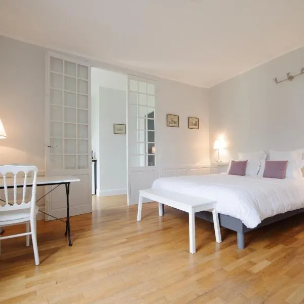 Villa Clément Sens Appart'Hotel，位于Saint-Martin-sur-Oreuse的酒店