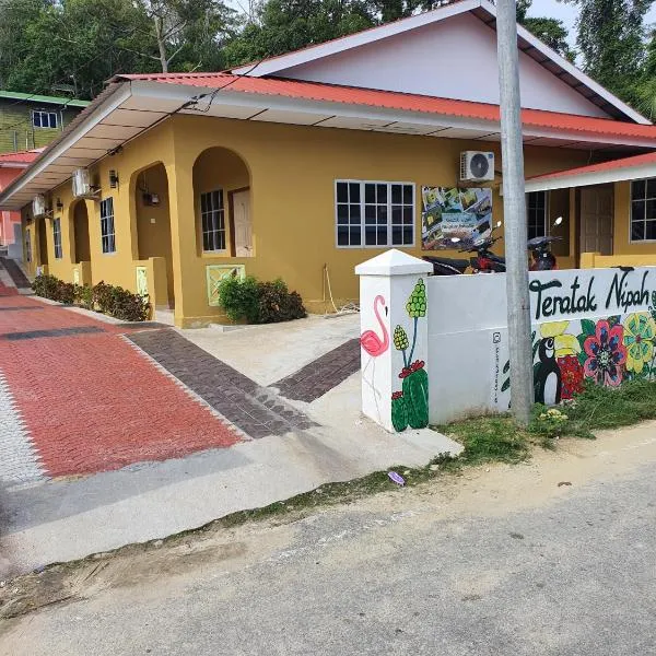 Teratak Nipah Homestay Teluk Nipah Pangkor，位于邦咯的酒店