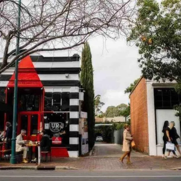 Location location: Melbourne street views，位于阿德莱德的酒店