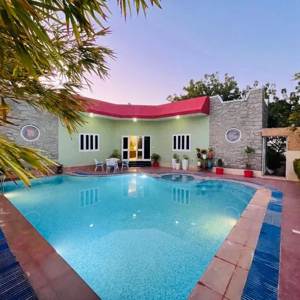 Woodlands Cottage - Luxury stay，位于Shikārpura的酒店
