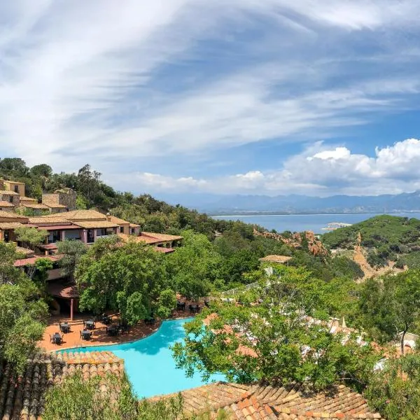 Arbatax Park Resort - Borgo Cala Moresca，位于阿尔巴塔克斯的酒店