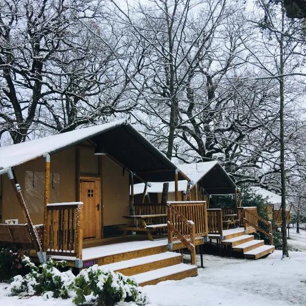 CAMPING ETXARRI，位于Echarri-Aranaz的酒店