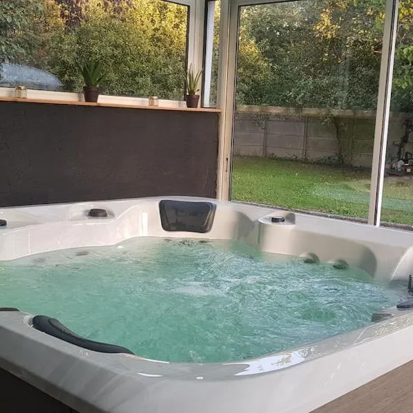 Maison paisible Rennes sud avec jaccuzzi sur réservation，位于Noyal-Châtillon-sur-Seich的酒店