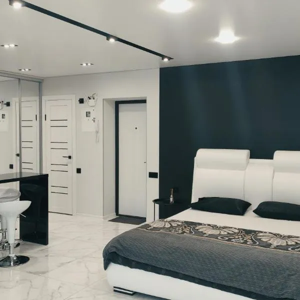 VIP апартаменты. Центр, проспект Мира 35，位于克里沃罗格的酒店