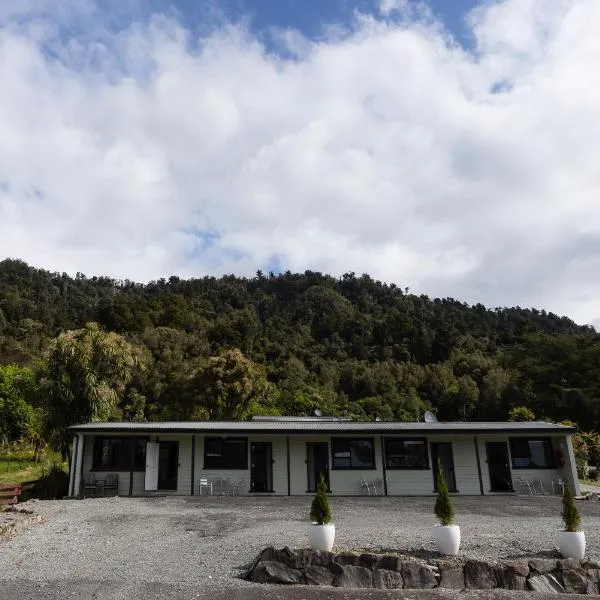 GLENALMOND Historic Homestead & Alpine Country Stay，位于Kakapotahi的酒店