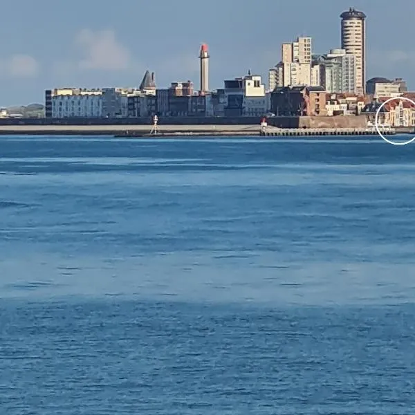 Rijksmonument Havenzicht, met zeezicht, ligging direct aan zee en centrum，位于弗利辛恩的酒店