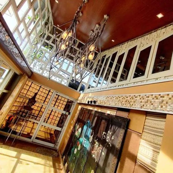 The Panorama Penthouse Daraga，位于Daraga的酒店