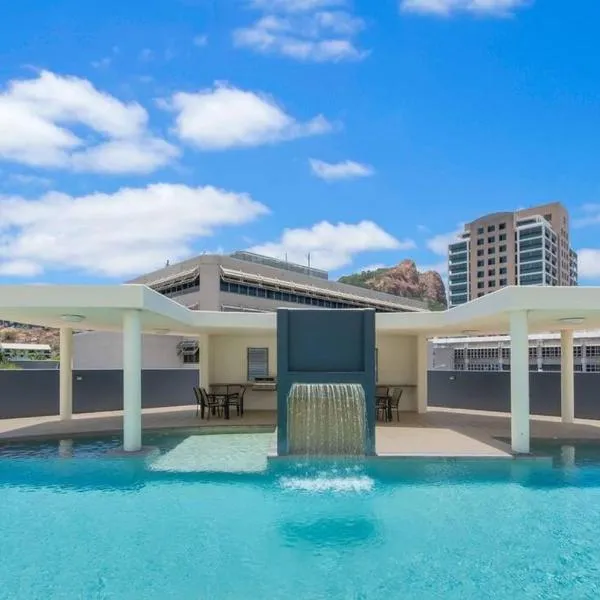 Townsville City Ocean View Apartment，位于汤斯维尔的酒店