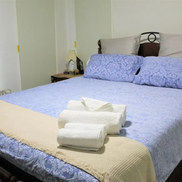 New Queen Bedroom for a couple，位于帕金顿的酒店