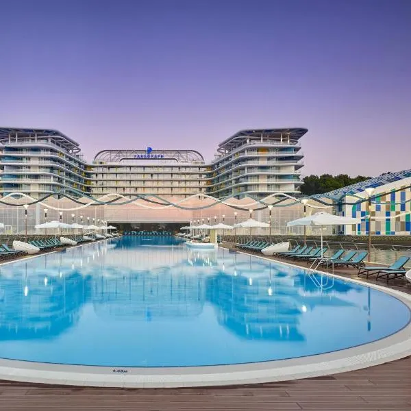雪科维特利帕拉格拉夫傲途格精选Spa度假酒店，位于Shroma的酒店