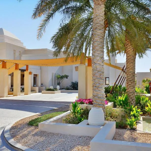 Al Wathba, a Luxury Collection Desert Resort & Spa, Abu Dhabi，位于Madīnat an Nahḑah的酒店