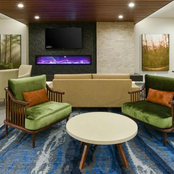Fairfield Inn & Suites by Marriott Moorpark Ventura County，位于西米谷的酒店