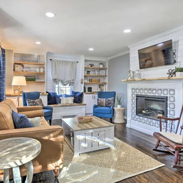 Bright Cornwall-On-Hudson Vacation Rental!，位于康沃尔哈德逊的酒店