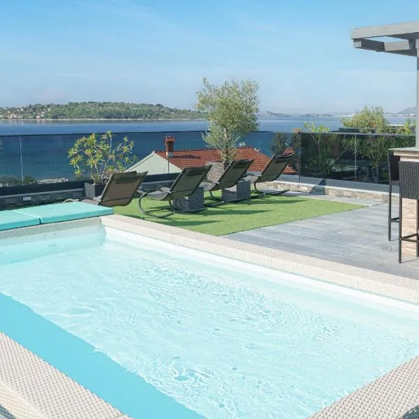 Olive Balcony Vodice-Srima，位于斯里马的酒店