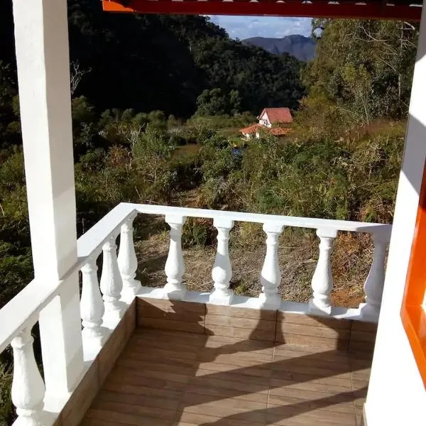 Bangalô - Sítio Cachoeiras do Caledônia，位于新弗里堡的酒店