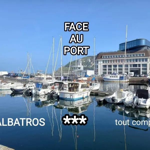L' ALBATROS vue sur le port，位于费康的酒店