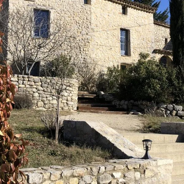 HAMEAU DE LA SAVOUILLANE，位于La Roche-sur-le-Buis的酒店